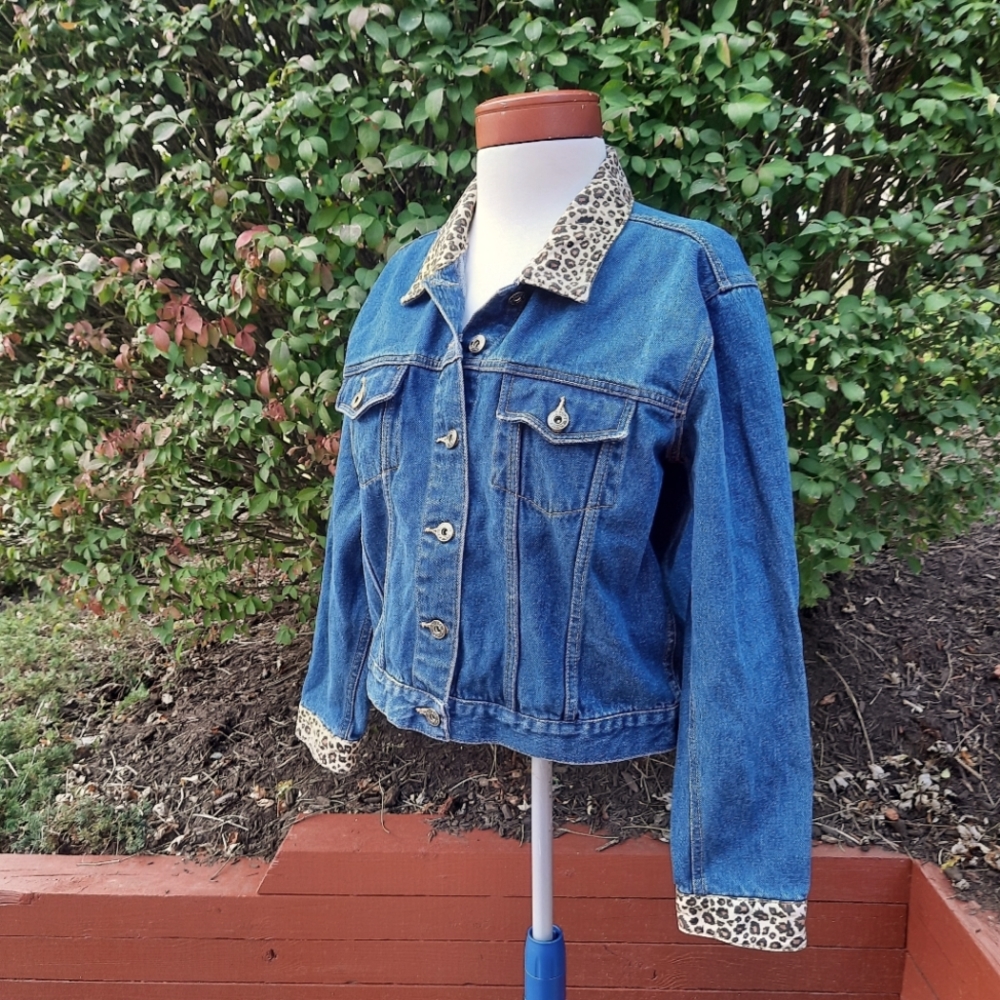 Vintage Y2K Leopard Print Trim Denim Trucker Jacket Button Down Spring